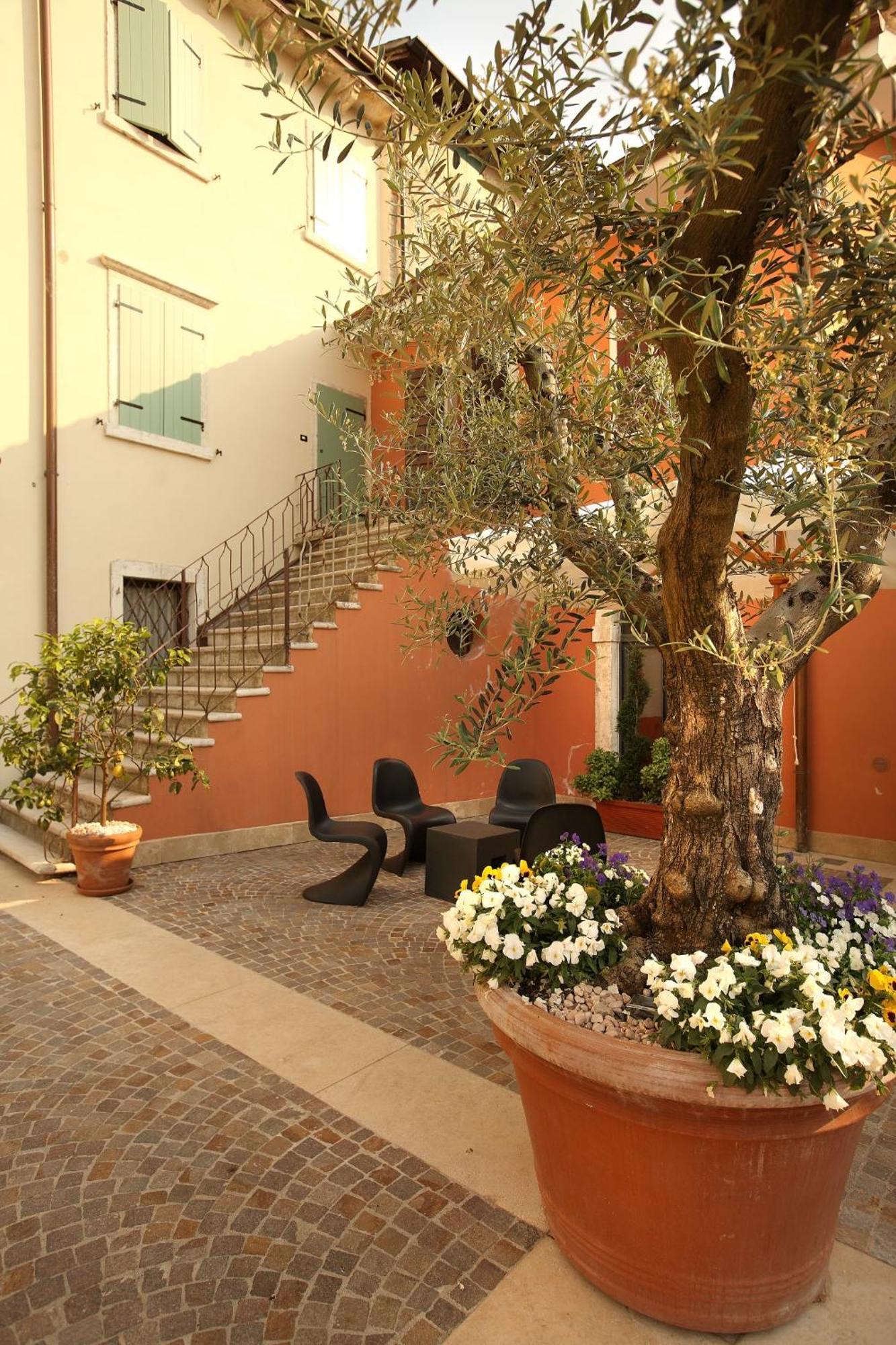 Corte San Luca Apartments Bardolino Exterior foto